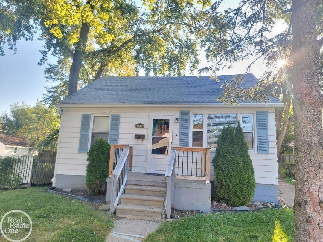 Shakespeare Ave, Eastpointe, MI 48021