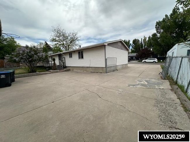 530 Juniper St, House other with 5 bedrooms, 3 bathrooms and null parking in Green River WY | Image 27