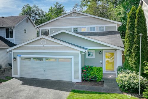 4699 Glacier St, Mount Vernon, WA, 98273-8926 | Card Image