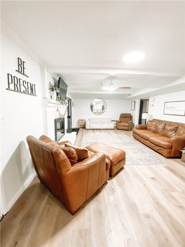 1801 Clare Dr, House other with 4 bedrooms, 4 bathrooms and null parking in Alice TX | Image 4