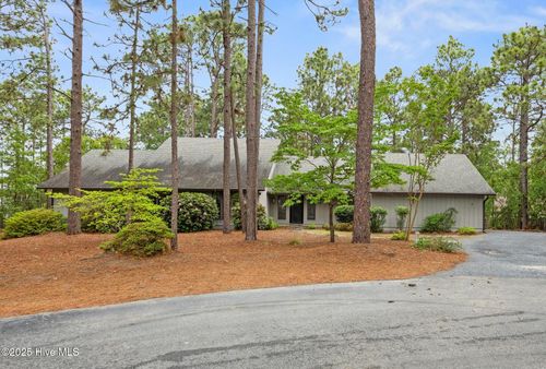 7 Prichard Ln, Pinehurst, NC, 28374-7017 | Card Image