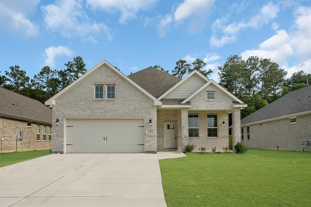 Little Spring Ct, Anahuac, TX 77514