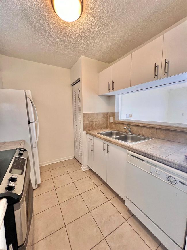 APT-105 - 1701 Village Blvd, Condo with 1 bedrooms, 1 bathrooms and null parking in West Palm Beach FL | Image 6