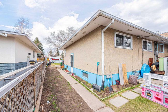 4227 Richmond Road Sw, Home with 3 bedrooms, 2 bathrooms and 2 parking in Calgary AB | Image 35