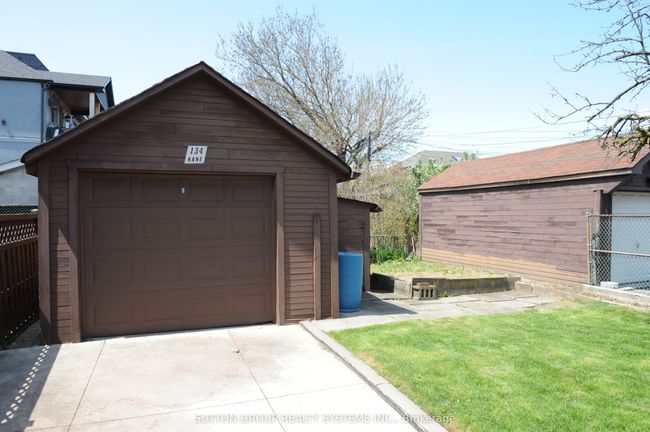 134 Kane Ave, House other with 3 bedrooms, 2 bathrooms and 4 parking in York ON | Image 11