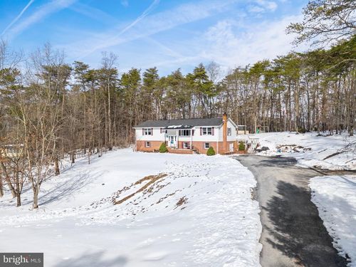 66 Fern Place Ln, BERKELEY SPRINGS, WV, 25411-6367 | Card Image