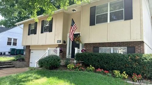 2726 Bremerton Rd, Brentwood, MO, 63144-2606 | Card Image