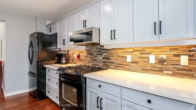 3031 Second St, House other with 3 bedrooms, 2 bathrooms and 6 parking in Severn ON | Image 9