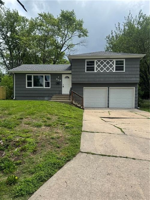 824 Sw Pleasant Dr, Lees Summit, MO, 64081-2644 | Card Image