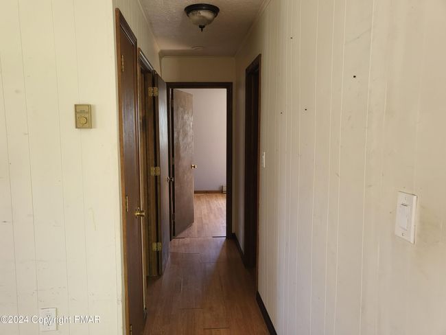 Hallway to Bedrooms | Image 9