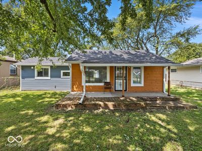 Front of home and porch | Image 3