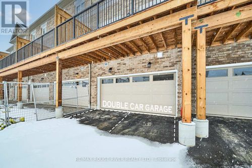 11 Addyman Crescent, Clarington (Newcastle), ON, L1B0X1 | Card Image