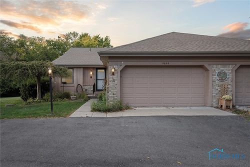 9886 Ford Rd, Perrysburg, OH, 43551-3700 | Card Image