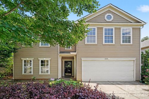 13933 Pinyon Pine Ln, Charlotte, NC, 28215-7151 | Card Image