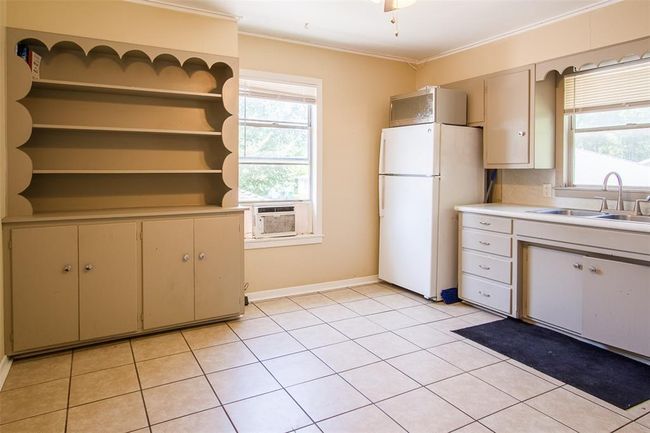 711 E Sixth St, House other with 3 bedrooms, 2 bathrooms and 3 parking in Brenham TX | Image 24