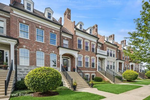4h-15 North St, Woodstock, IL, 60098-3362 | Card Image
