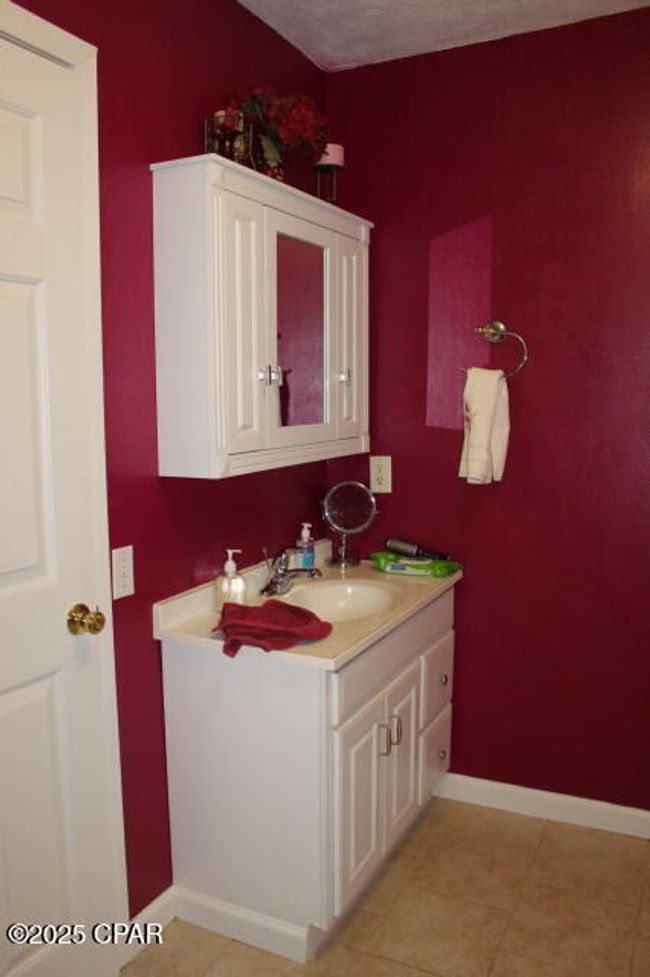 2100 Third Ave, House other with 3 bedrooms, 3 bathrooms and null parking in Sneads FL | Image 53