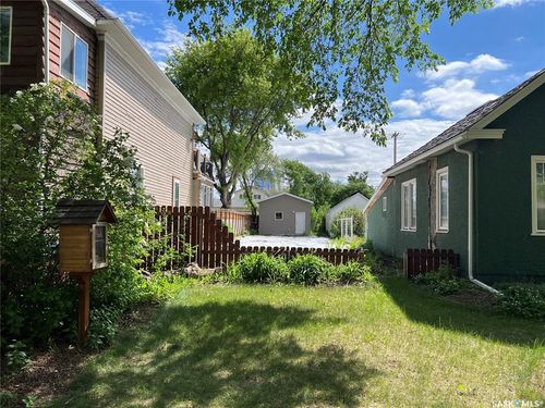 432 D Avenue S, Saskatoon, SK, S7M1R4 | Card Image