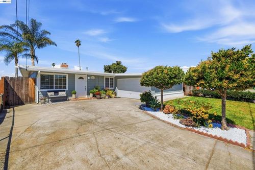 27767 Coronado Way, Hayward, CA, 94545-4621 | Card Image