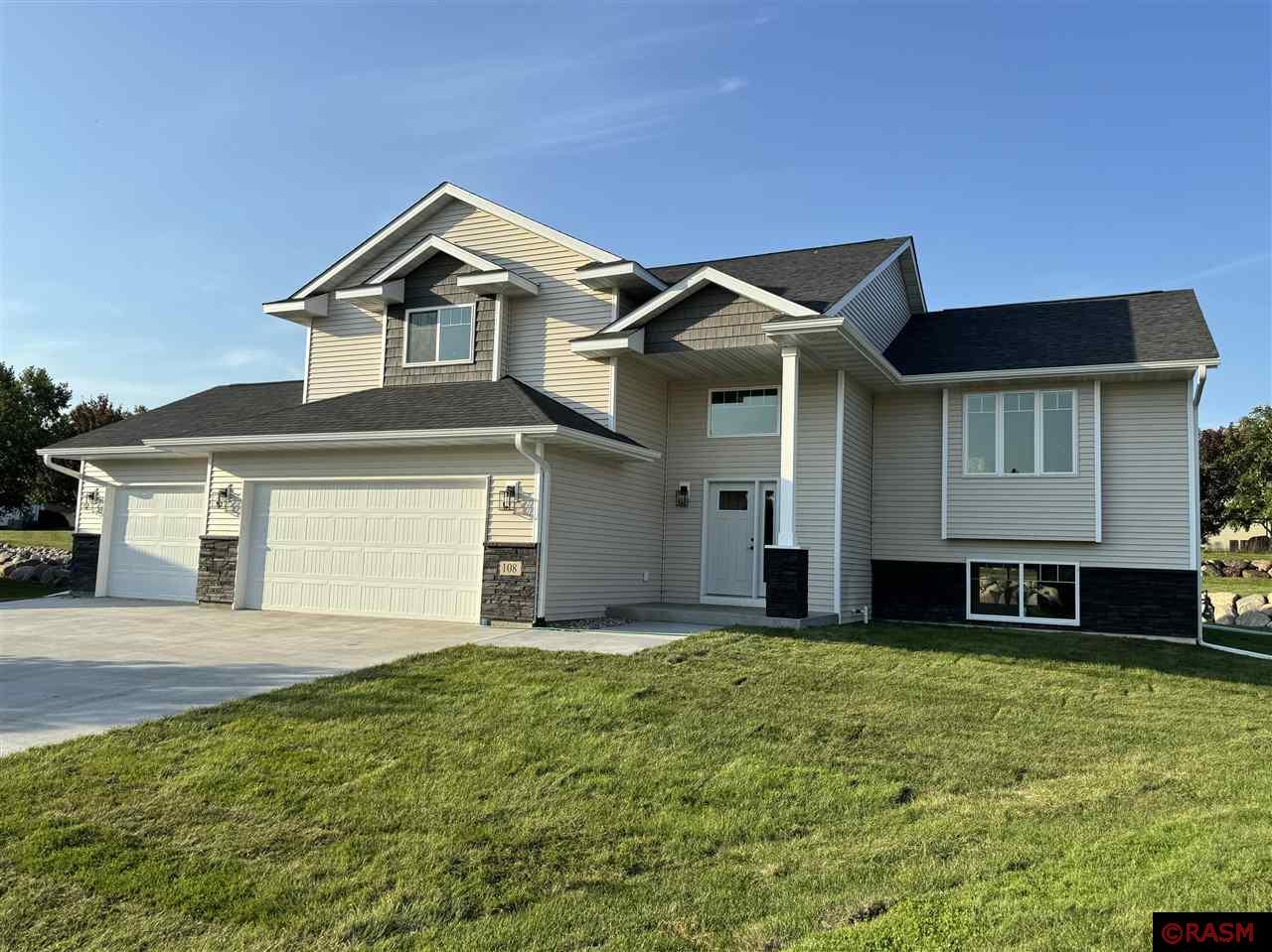 Ella Ct, Mankato, MN 56001