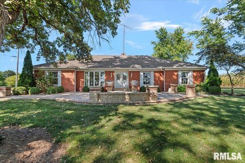 806 Phillips Ferry Rd, Bluffs, IL, 62621-8034 | Card Image