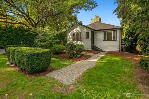 3042 Ne 94th St, Seattle, WA, 98115-3540 | Card Image