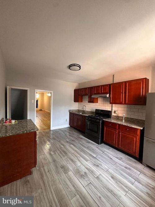 2940 E Fayette St, BALTIMORE, MD, 21224-1317 | Card Image