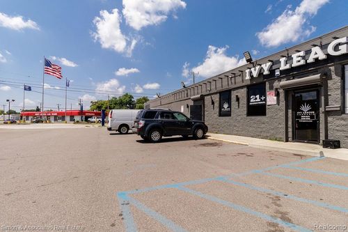 465 S Schaefer Hwy, Detroit, MI, 48217-1356 | Card Image