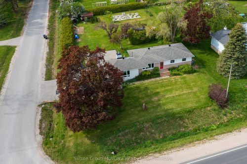 3 Edith Dr, Oro Medonte, ON, L3V0R3 | Card Image