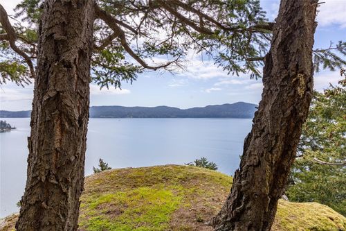 103 Farrow Rd, Saturna Island, BC, V0N2Y0 | Card Image