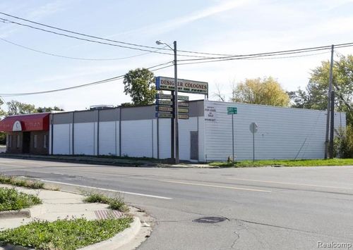 2919 & 2913 Corunna Road, Flint, MI, 48503 | Card Image