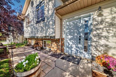 34 W Boothby Cres, House detached with 5 bedrooms, 2 bathrooms and 2 parking in Cochrane AB | Image 1