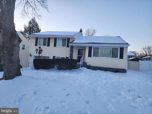 136 Valley Run Dr, CHERRY HILL, NJ, 08002-3024 | Card Image