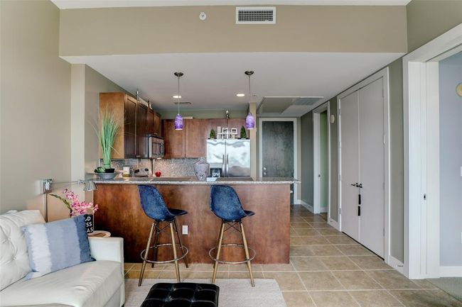 UNIT-802 - 500 Seawall Blvd, Condo with 2 bedrooms, 2 bathrooms and 1 parking in Galveston TX | Image 5