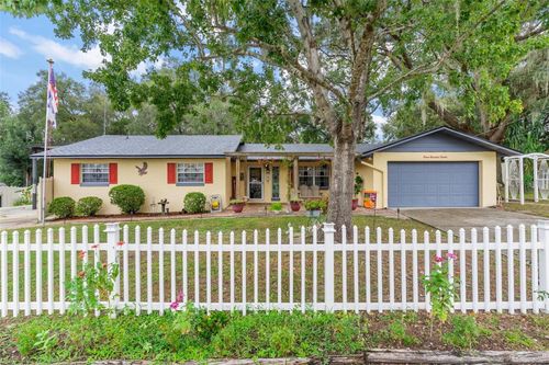 712 Southern Dr, Fruitland Park, FL, 34731-4222 | Card Image