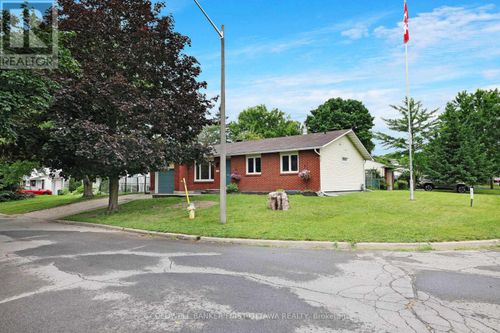 1401 Metz Cres, Ottawa, ON, K1K3Z7 | Card Image