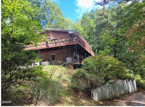 2239 Grassy Branch Rd, Sevierville, TN, 37876-9038 | Card Image