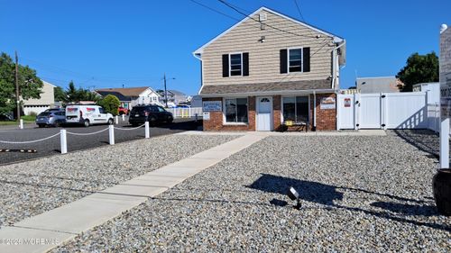 3103 Veeder Ave, Toms River, NJ, 08753-4688 | Card Image