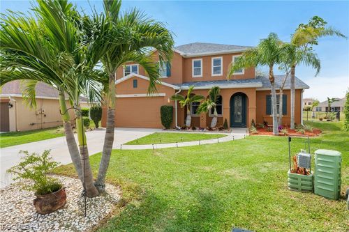8130 Blue Daze Ct, LEHIGH ACRES, FL, 33972-7500 | Card Image