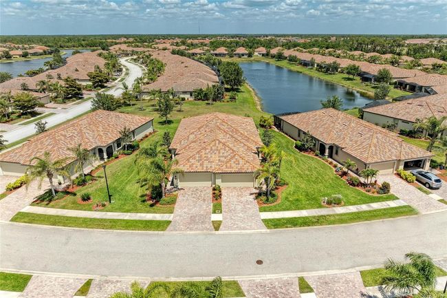 19889 Benissimo Dr, House other with 2 bedrooms, 2 bathrooms and null parking in VENICE FL | Image 7