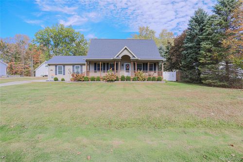 5230 Robinwood Dr, Clyde, MI, 48049-4426 | Card Image