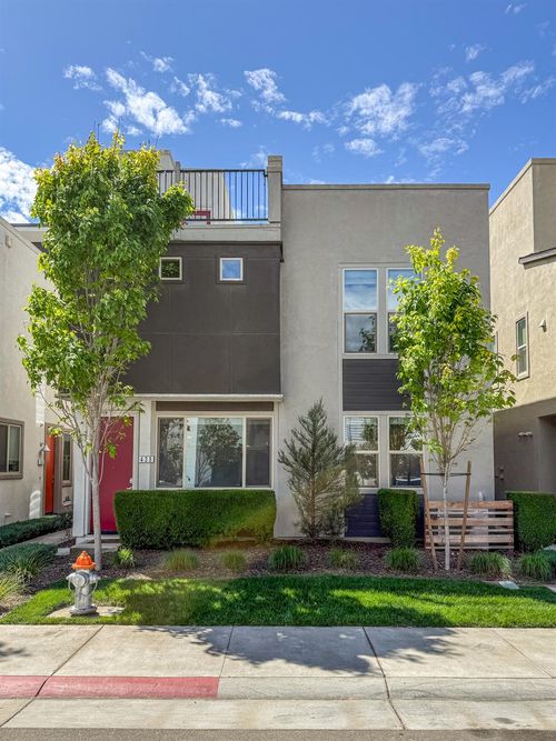 434 Crate Ave, Sacramento, CA, 95818-2860 | Card Image