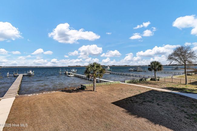 943 Chadwick Shores Dr, House other with 4 bedrooms, 4 bathrooms and null parking in Sneads Ferry NC | Image 36