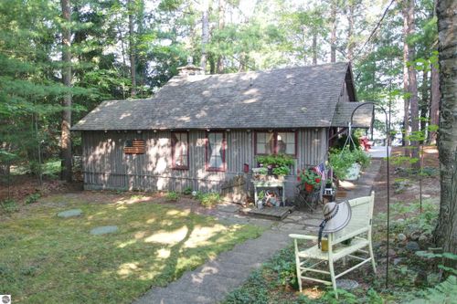 2701 Crescent Shores Dr, Traverse City, MI, 49685-9113 | Card Image