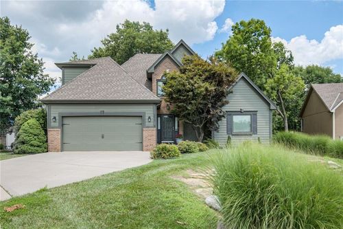8625 N Dawn Ave, Kansas City, MO, 64154-2724 | Card Image