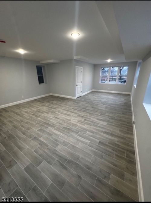 80 S Devine St, Newark, NJ, 07106-2205 | Card Image