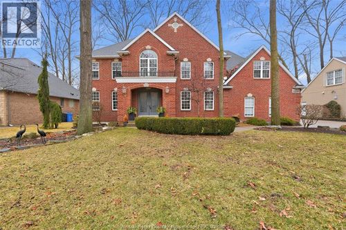 2230 Suzanne, Lasalle, ON, N9N2K3 | Card Image