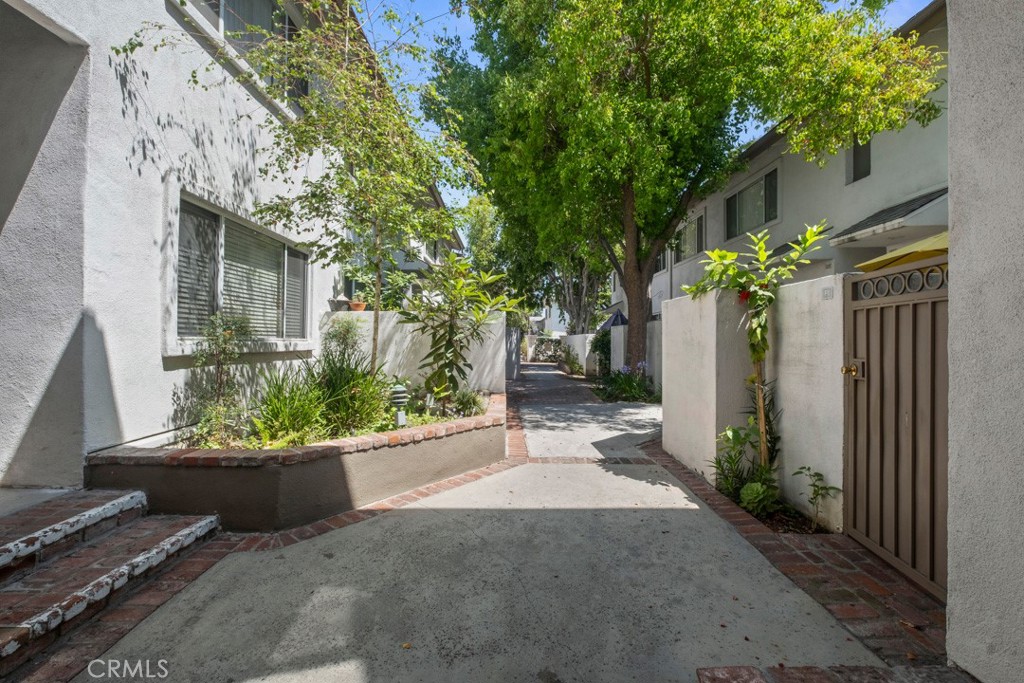 Residential in Tarzana 2