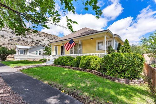425 Pine Ave, Canon City, CO, 81212-5041 | Card Image