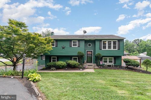 100 Sugar Maple Dr, Etters, PA, 17319-9227 | Card Image